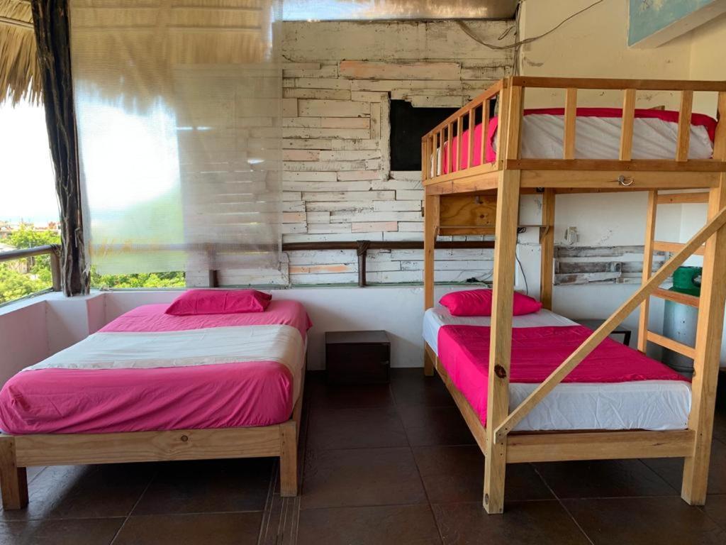 Brisamar Guesthouse Пуэрто-Эскондидо Экстерьер фото